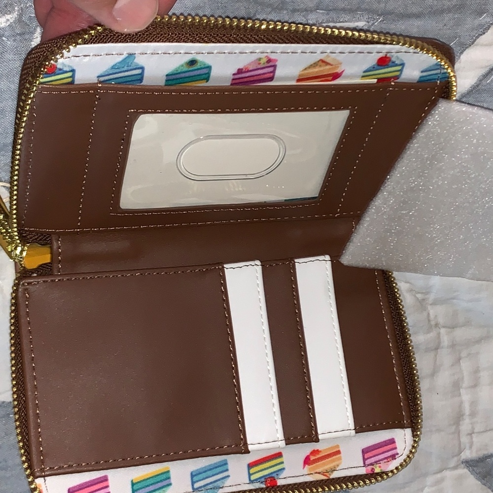 Loungefly Disney Princess - Cakes "Icing on the Cake" Wallet 🍰 - Picture 7 of 9